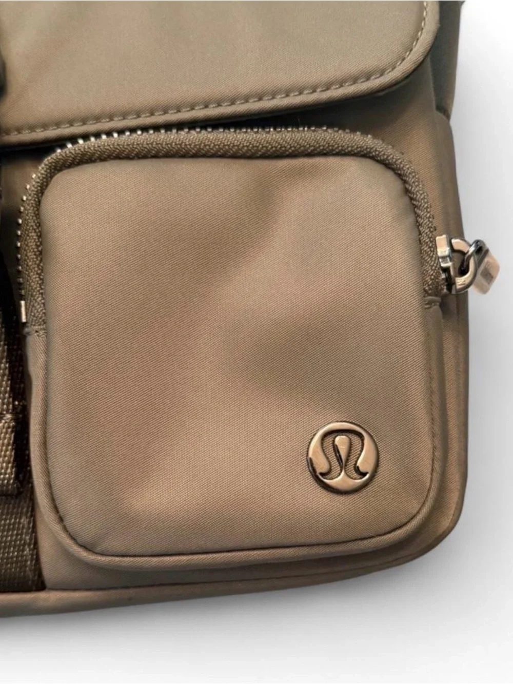 lululemon athletica Olive Green Camera Crossbody Bag with Front Pockets